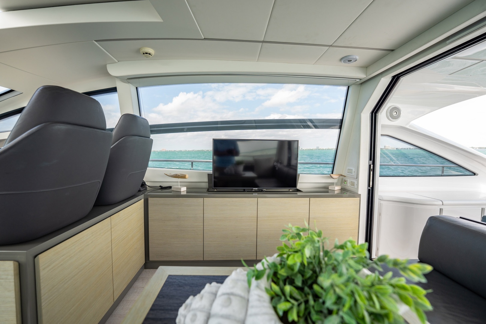 Habeas Orcas 62ft Pershing Yacht For Sale