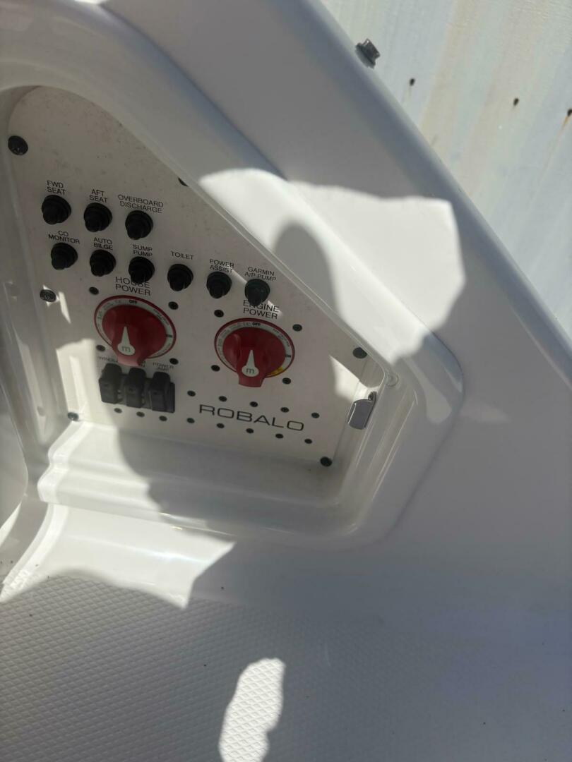 31ft Robalo Yacht For Sale
