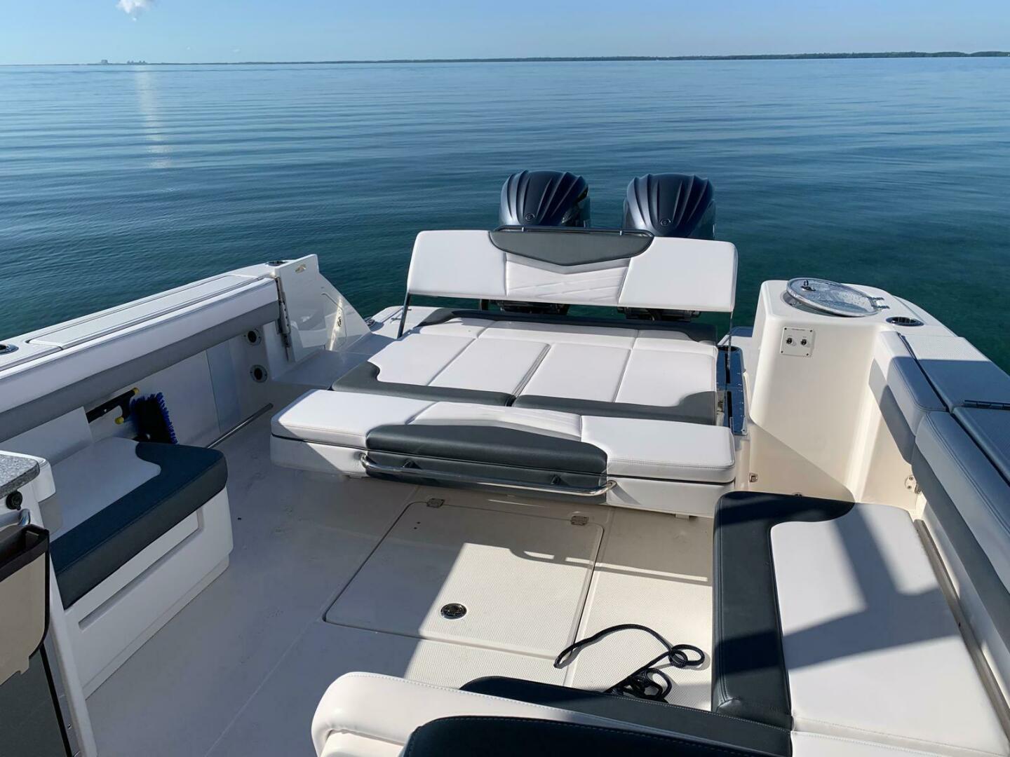 31ft Robalo Yacht For Sale