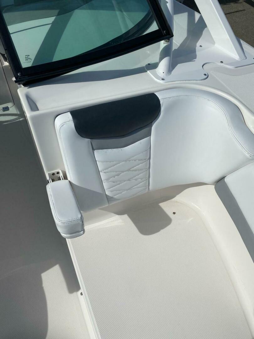 31ft Robalo Yacht For Sale