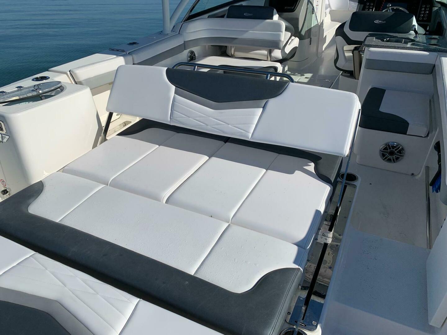 31ft Robalo Yacht For Sale