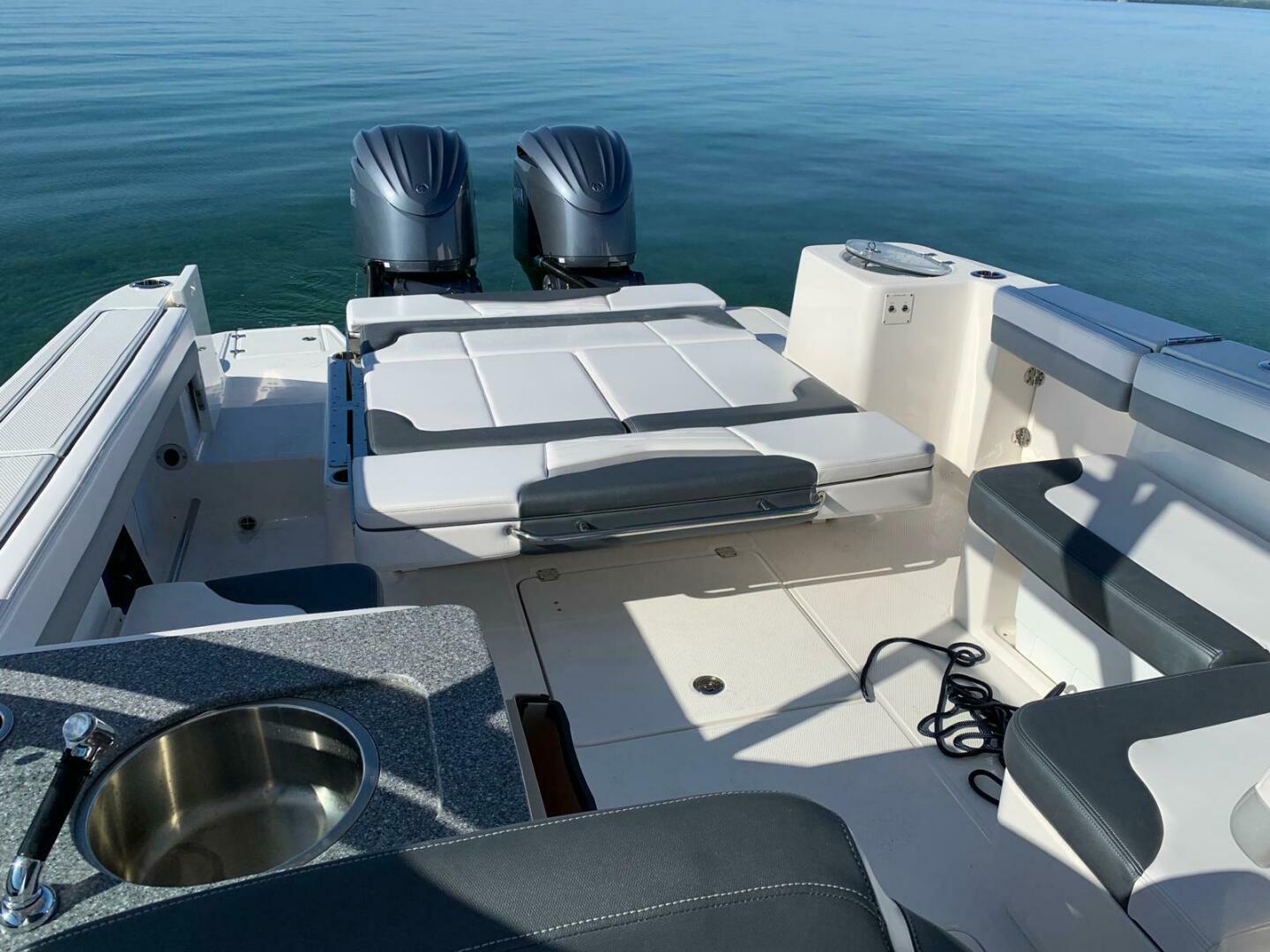 31ft Robalo Yacht For Sale