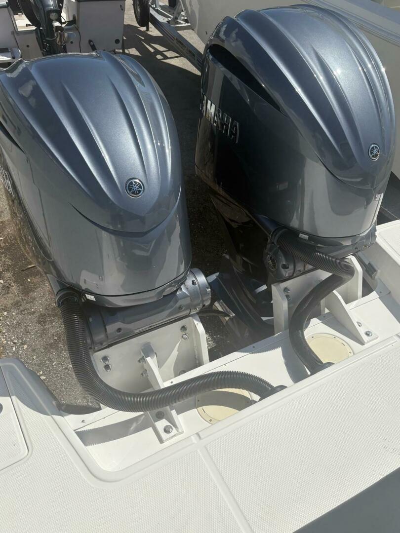 31ft Robalo Yacht For Sale