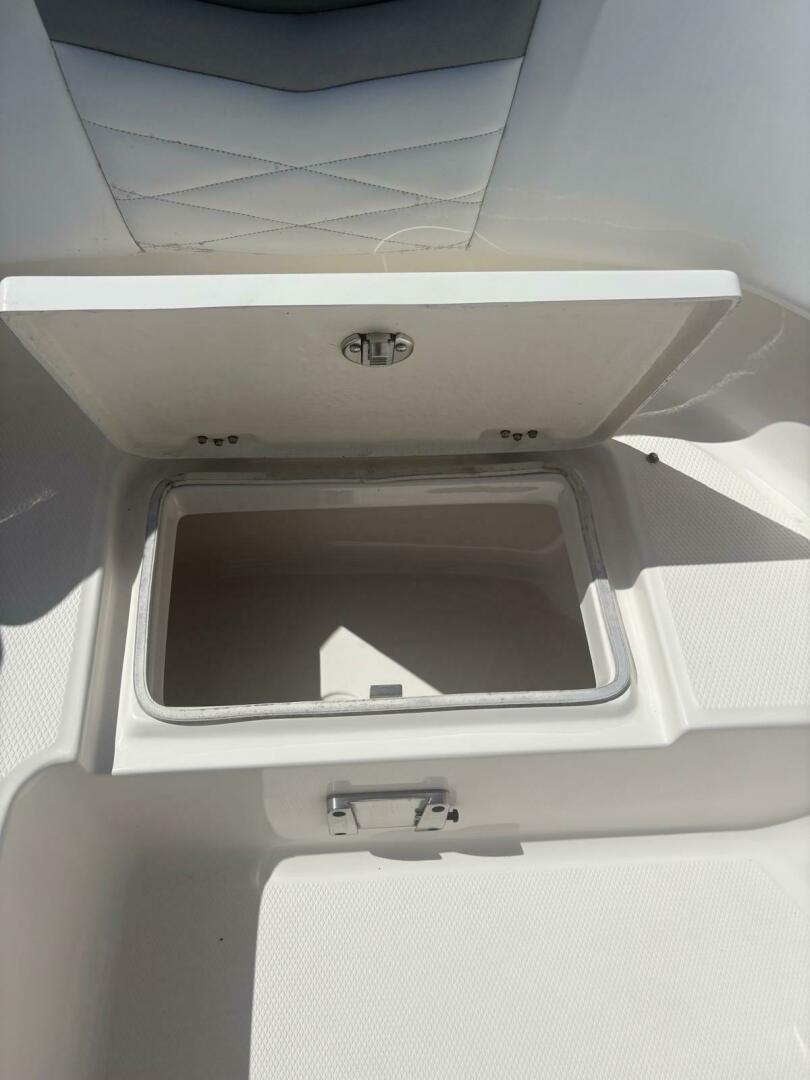 31ft Robalo Yacht For Sale