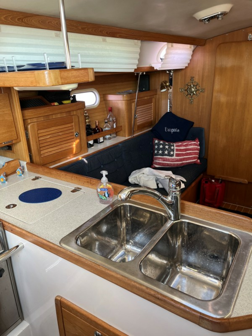 ESCAPADE 36ft Catalina Yacht For Sale ESCAPADE 36ft Catalina Yacht For Sale