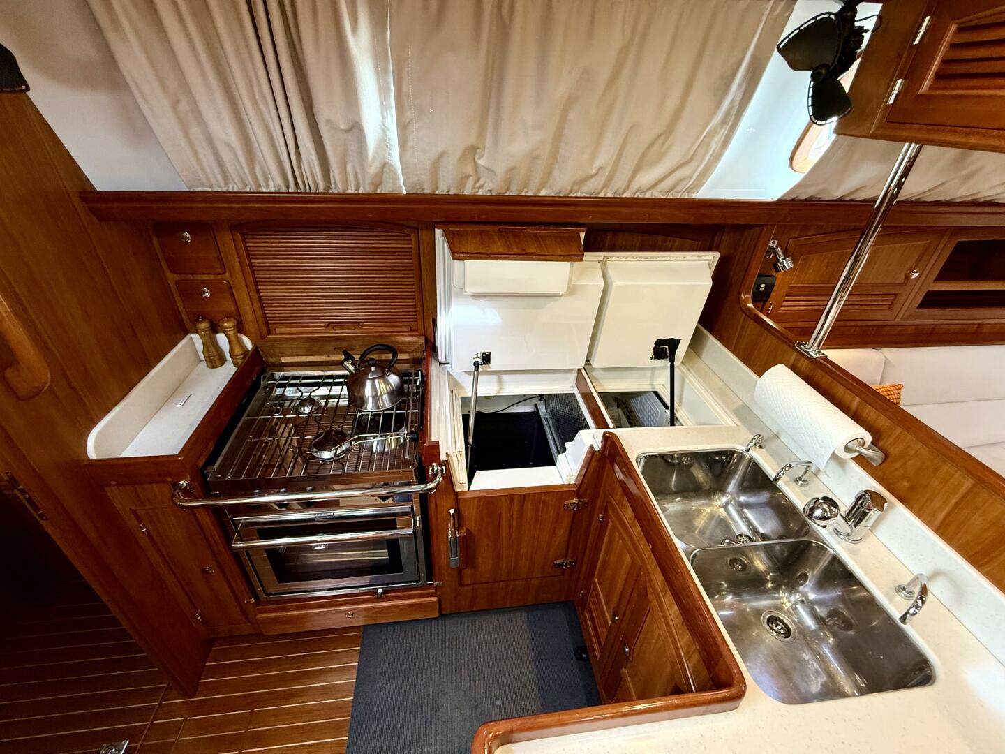 Starlight 46ft Outbound Yacht For Sale Starlight 46ft Outbound Yacht For Sale