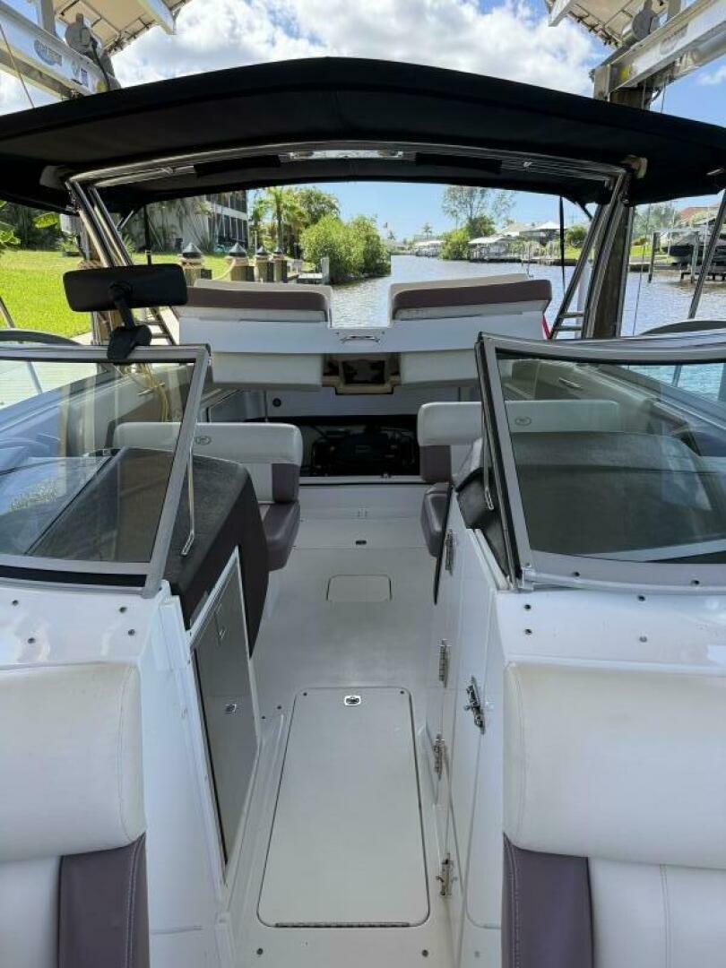 30ft Cobalt Yacht For Sale