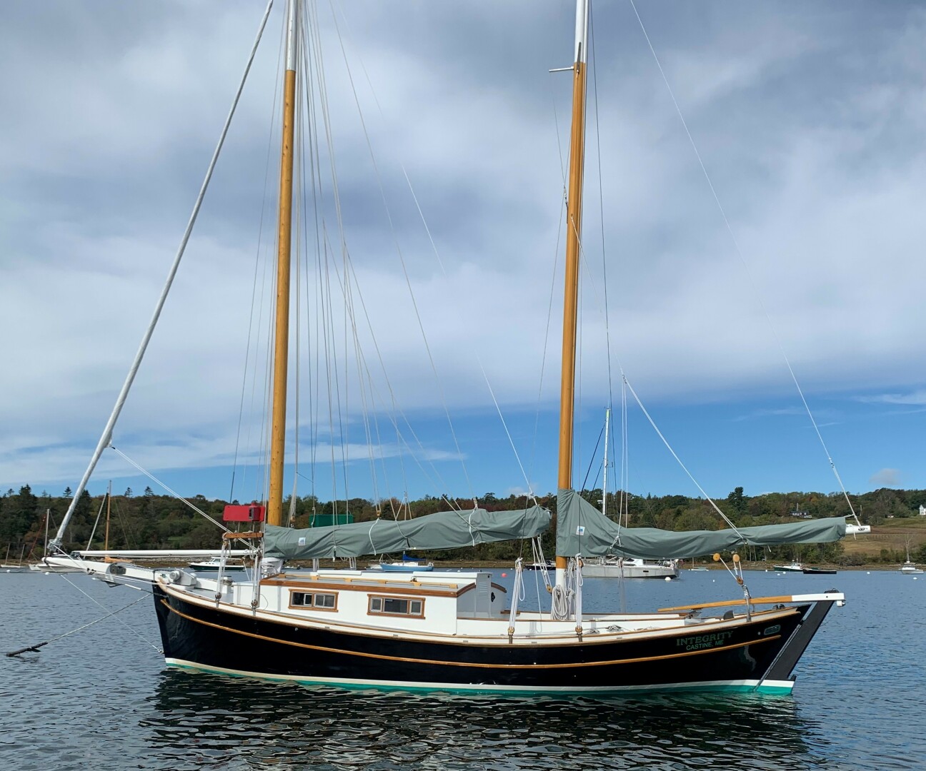 INTEGRITY 32ft Classic Yacht For Sale