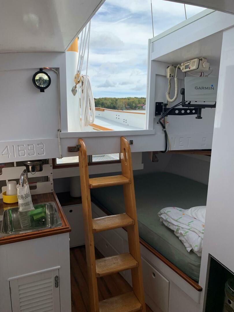 INTEGRITY 32ft Classic Yacht For Sale