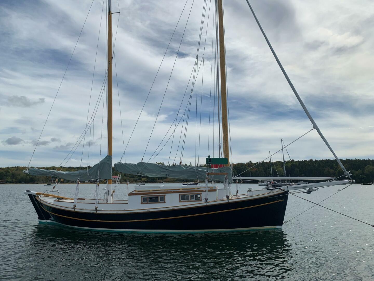 INTEGRITY 32ft Classic Yacht For Sale