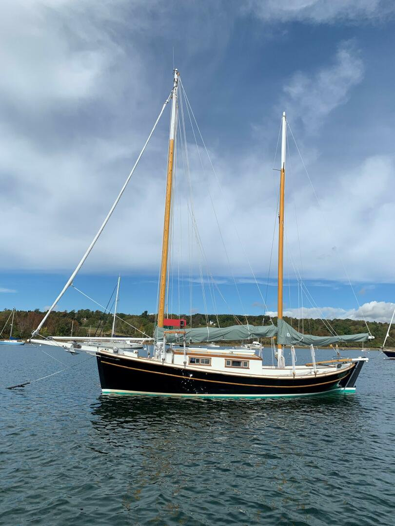 INTEGRITY 32ft Classic Yacht For Sale