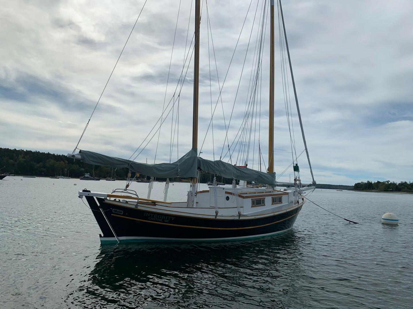 INTEGRITY 32ft Classic Yacht For Sale