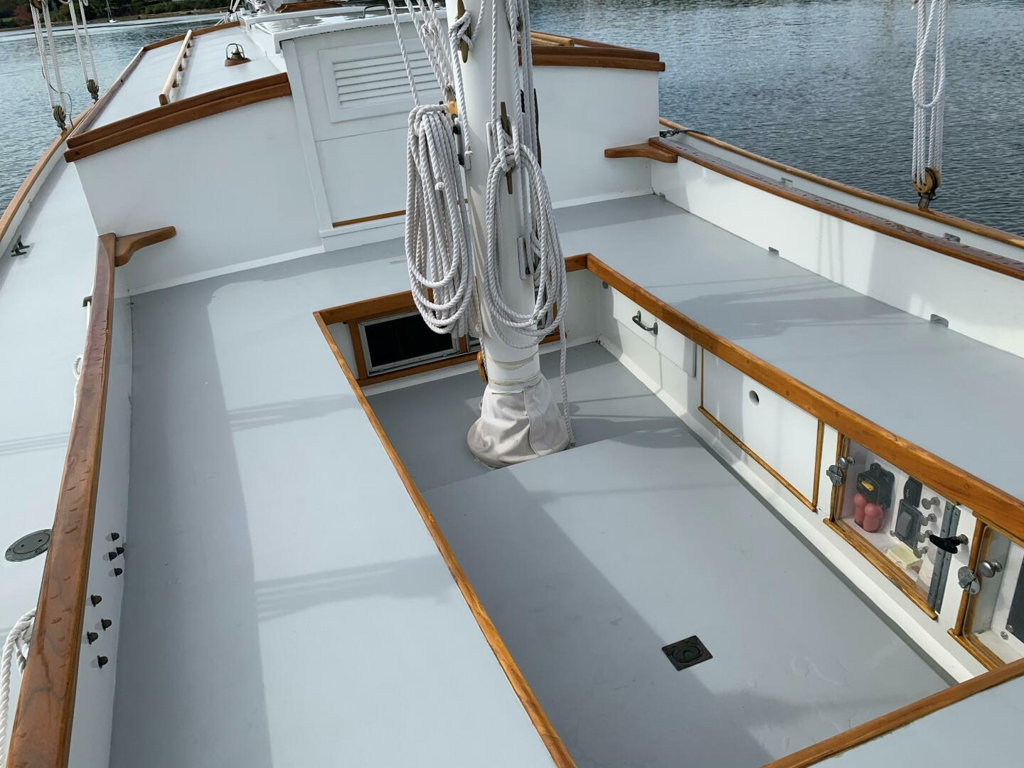 INTEGRITY 32ft Classic Yacht For Sale