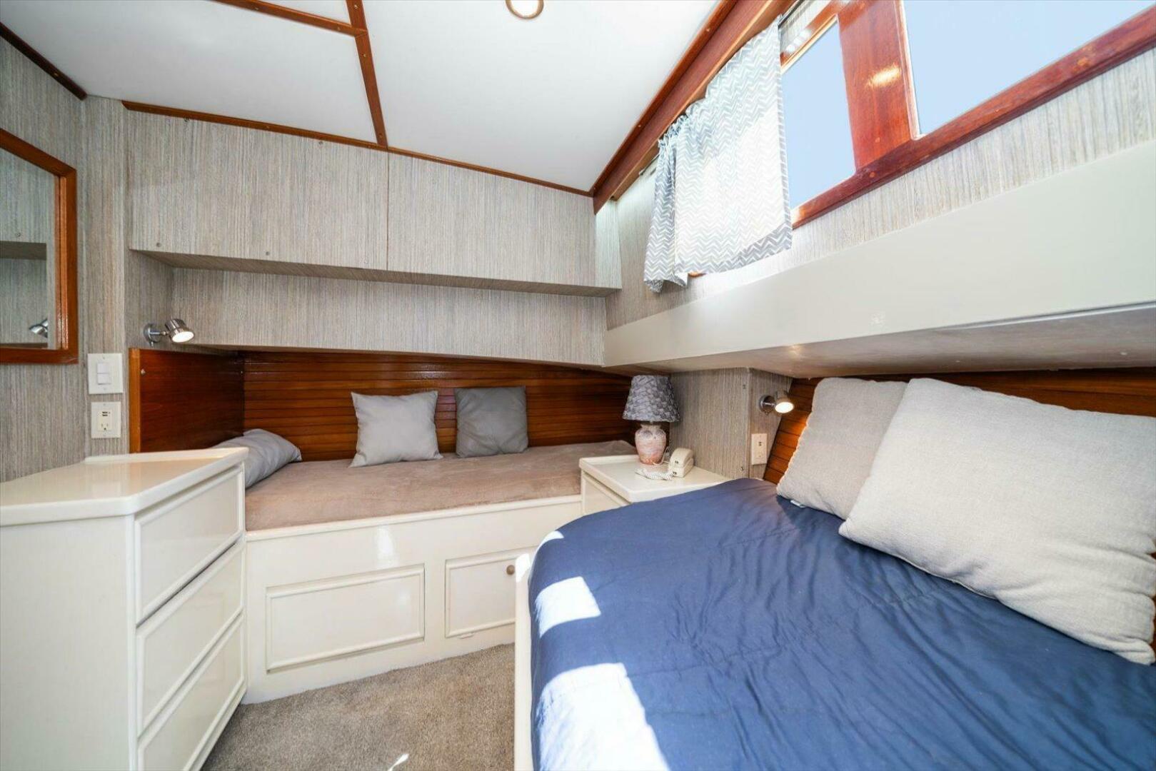 56ft Matthews Yacht For Sale