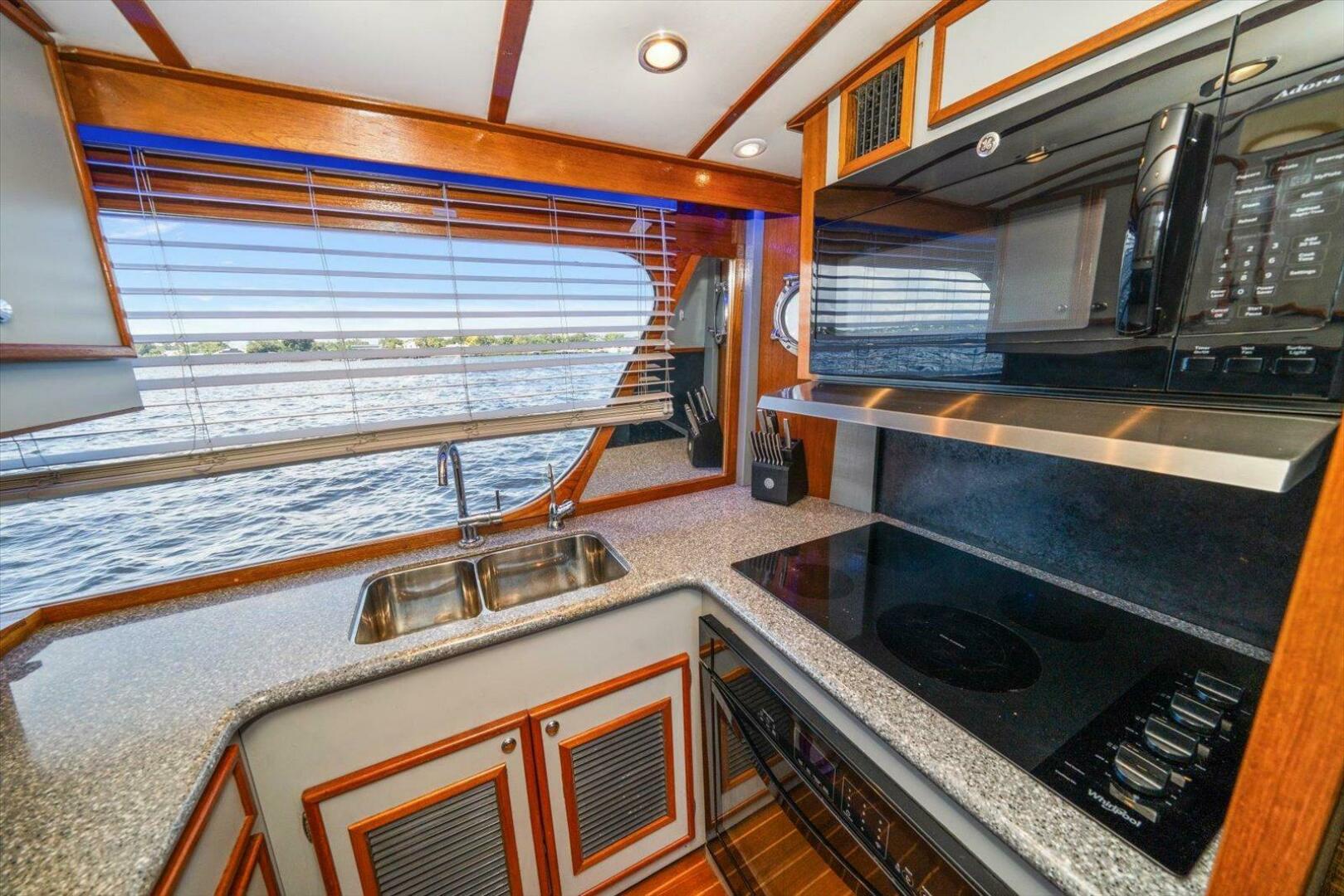56ft Matthews Yacht For Sale