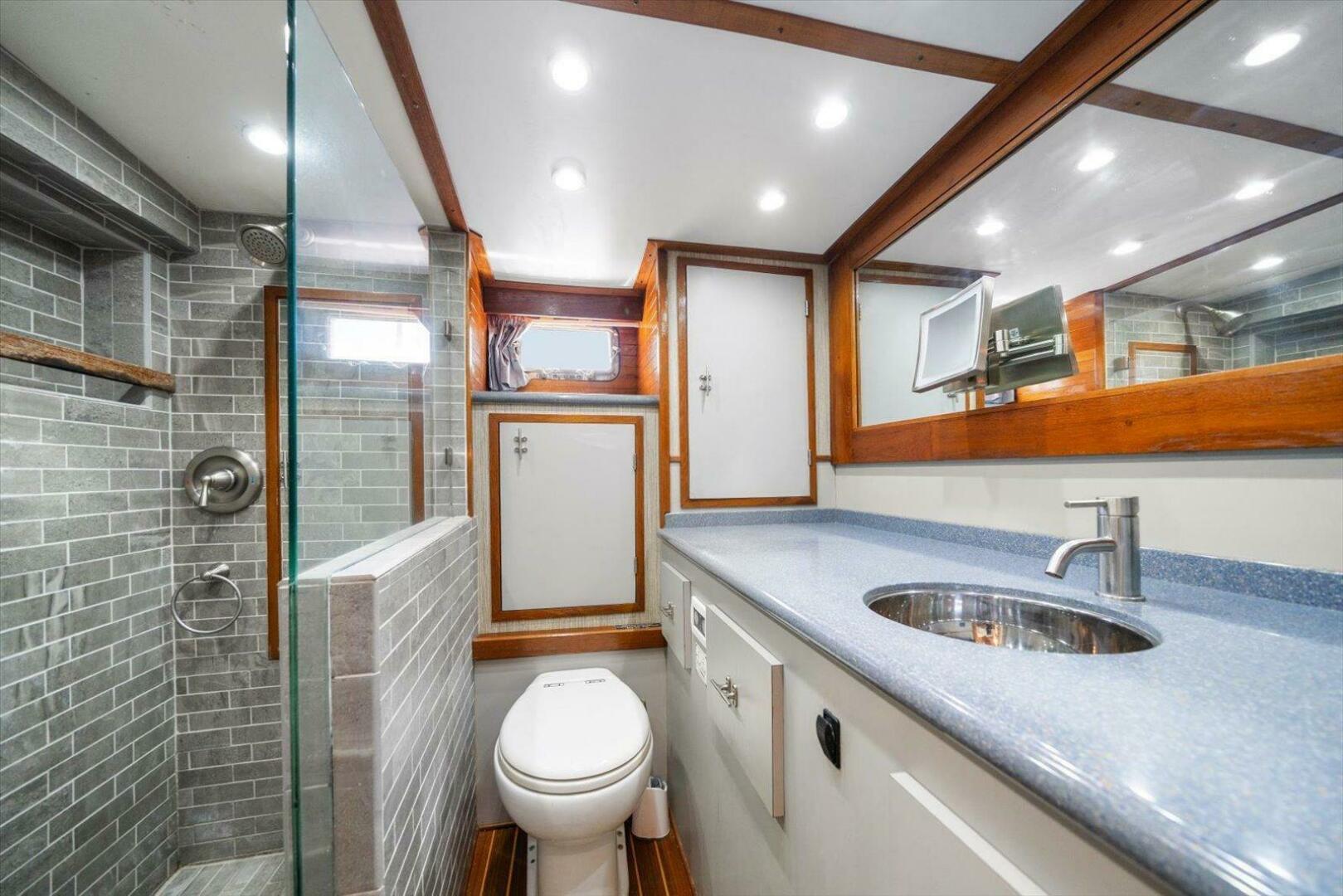 56ft Matthews Yacht For Sale
