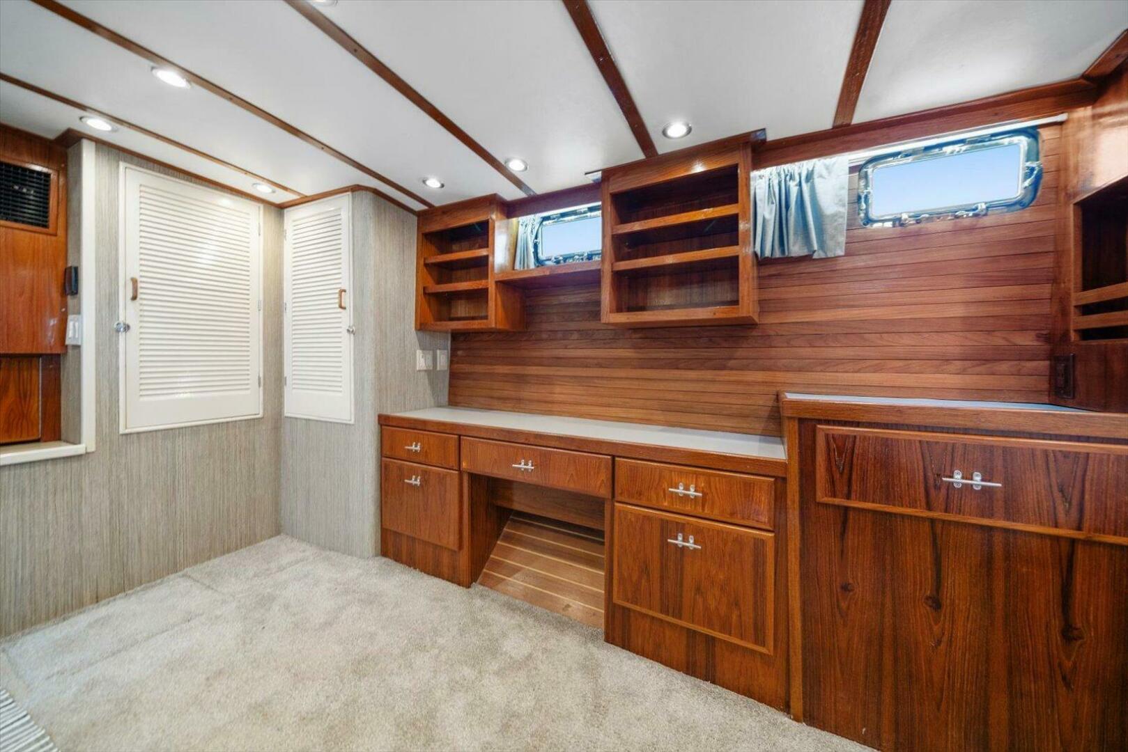 56ft Matthews Yacht For Sale