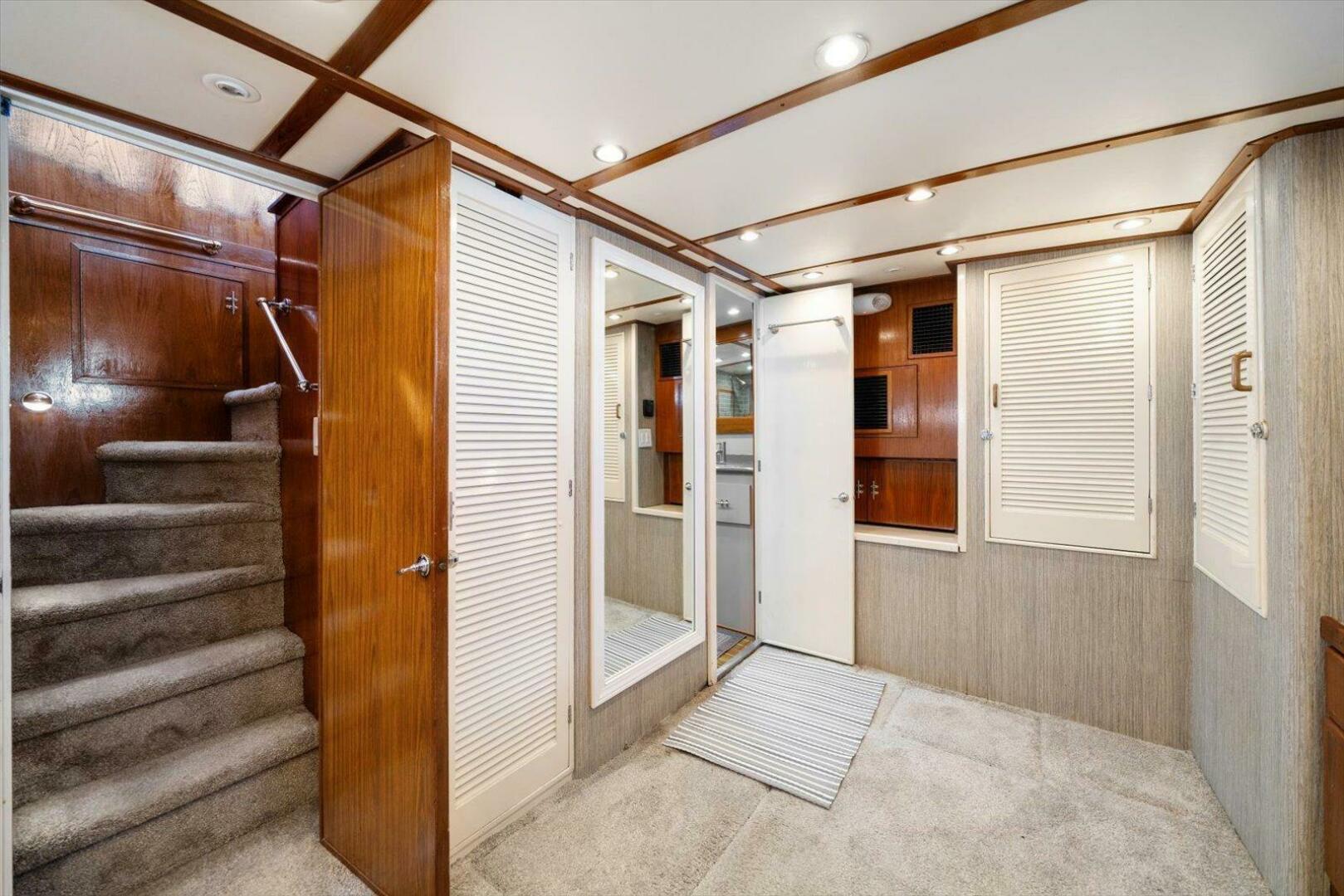 56ft Matthews Yacht For Sale