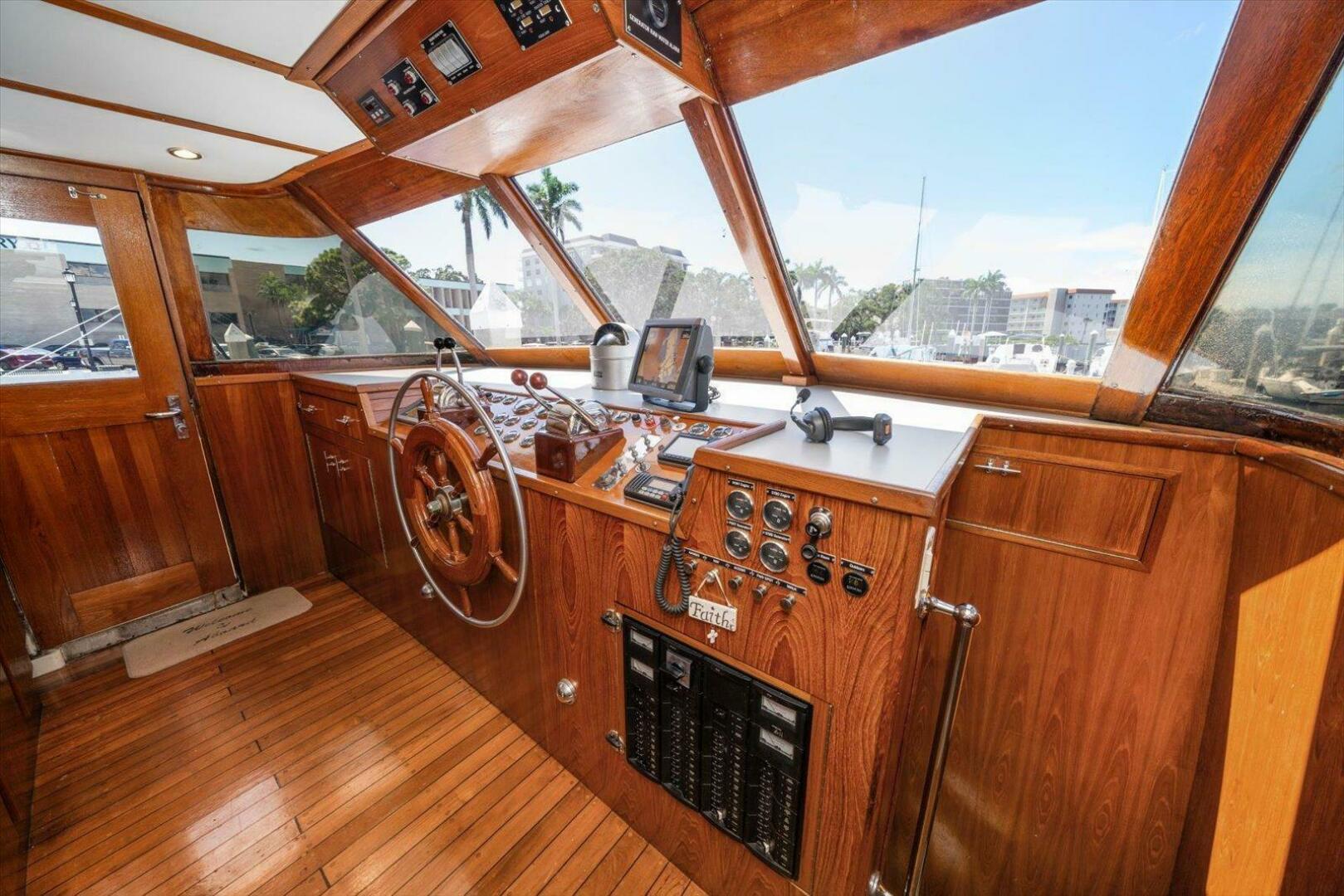 56ft Matthews Yacht For Sale