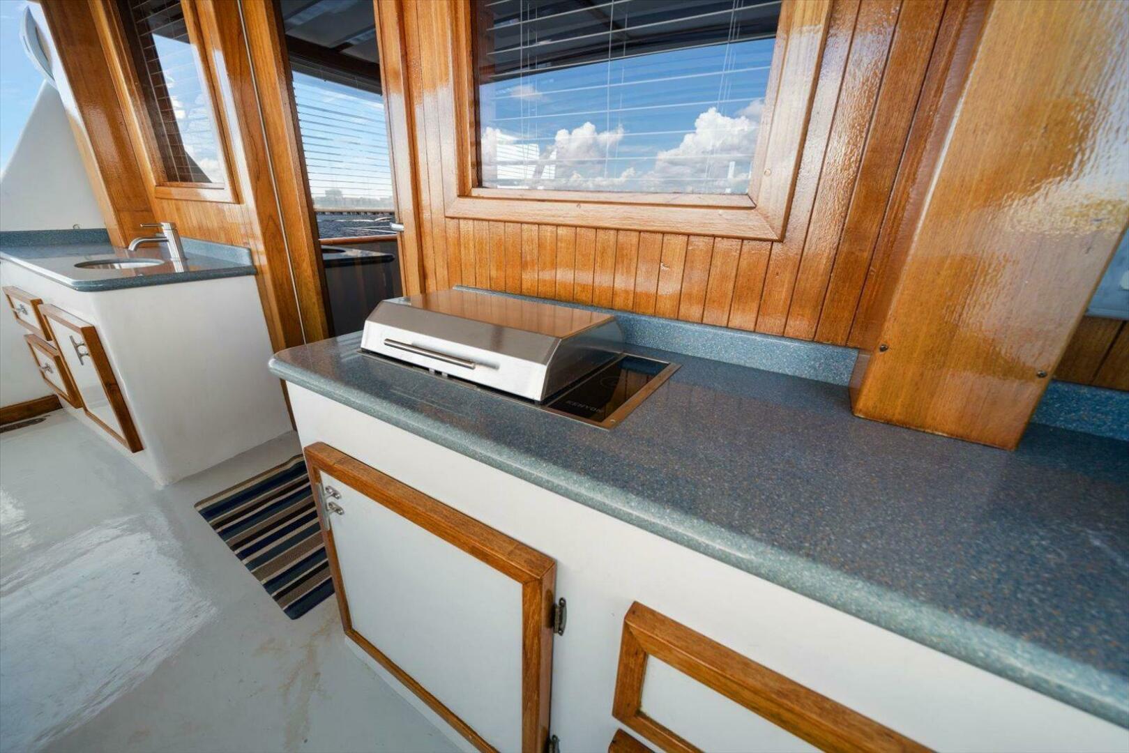 56ft Matthews Yacht For Sale