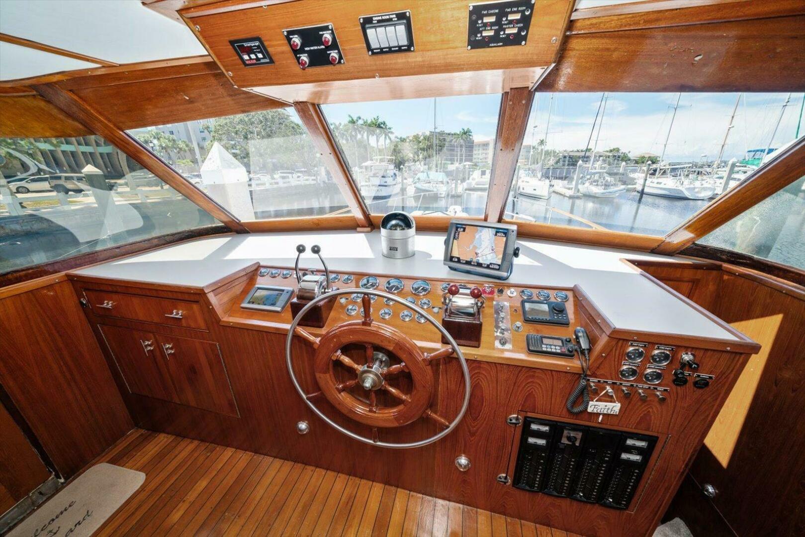 56ft Matthews Yacht For Sale
