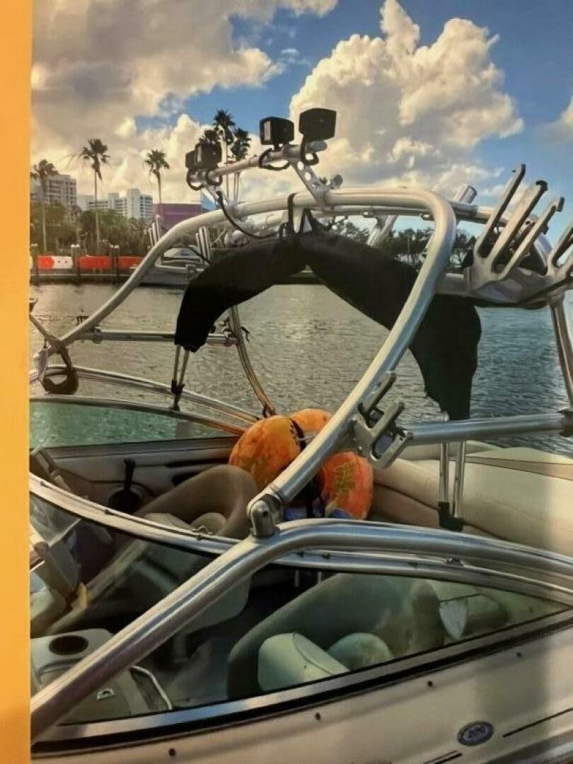 2003 Sea Ray 220 Bow Rider