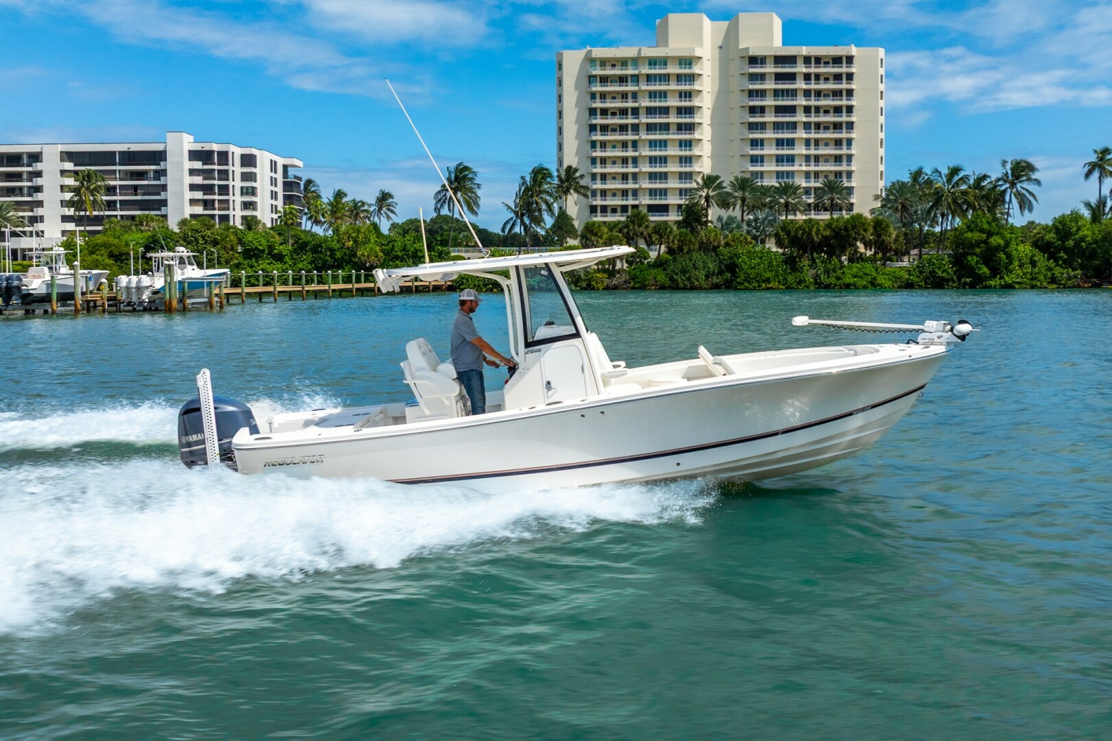 26ft Regulator Yacht For Sale