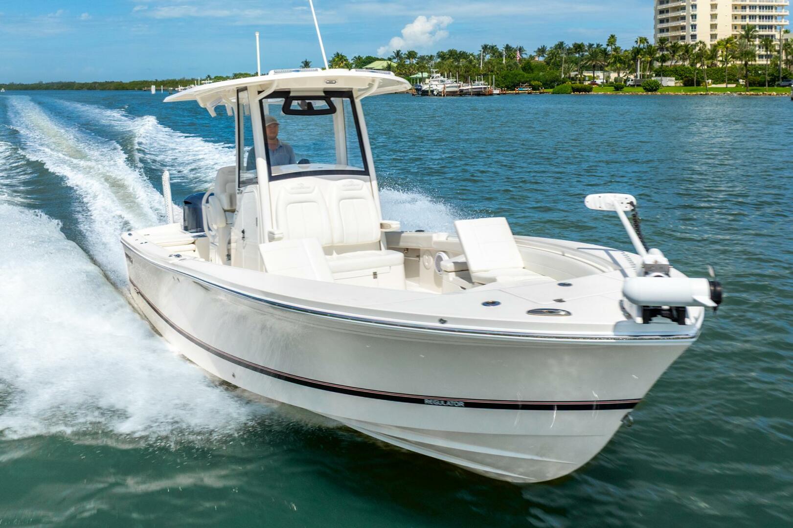 26ft Regulator Yacht For Sale