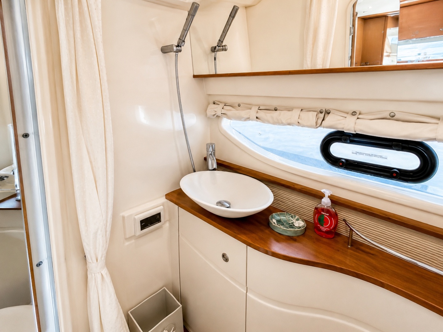 LIL LEE 35ft Sea Ray Yacht For Sale