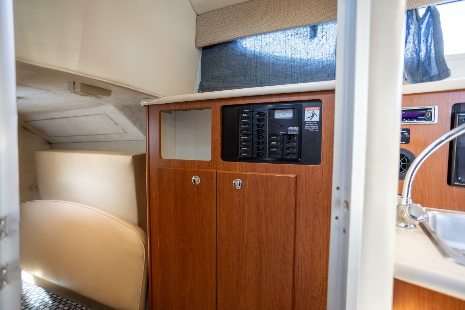 Our Trade 28ft Bayliner Yacht For Sale