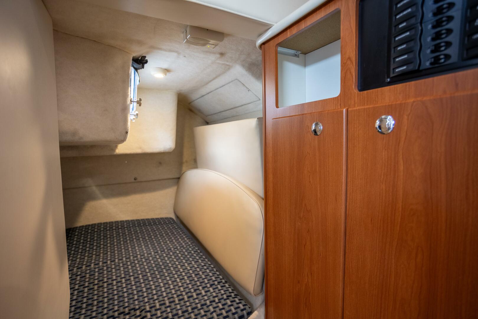 Our Trade 28ft Bayliner Yacht For Sale