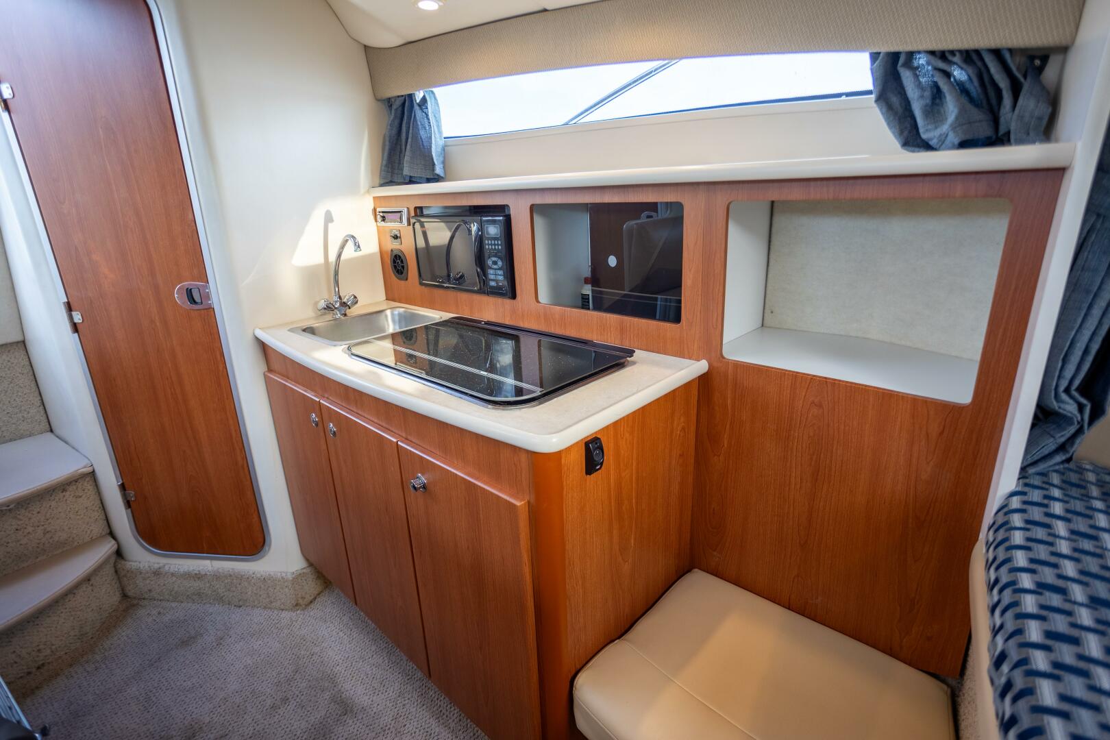 Our Trade 28ft Bayliner Yacht For Sale