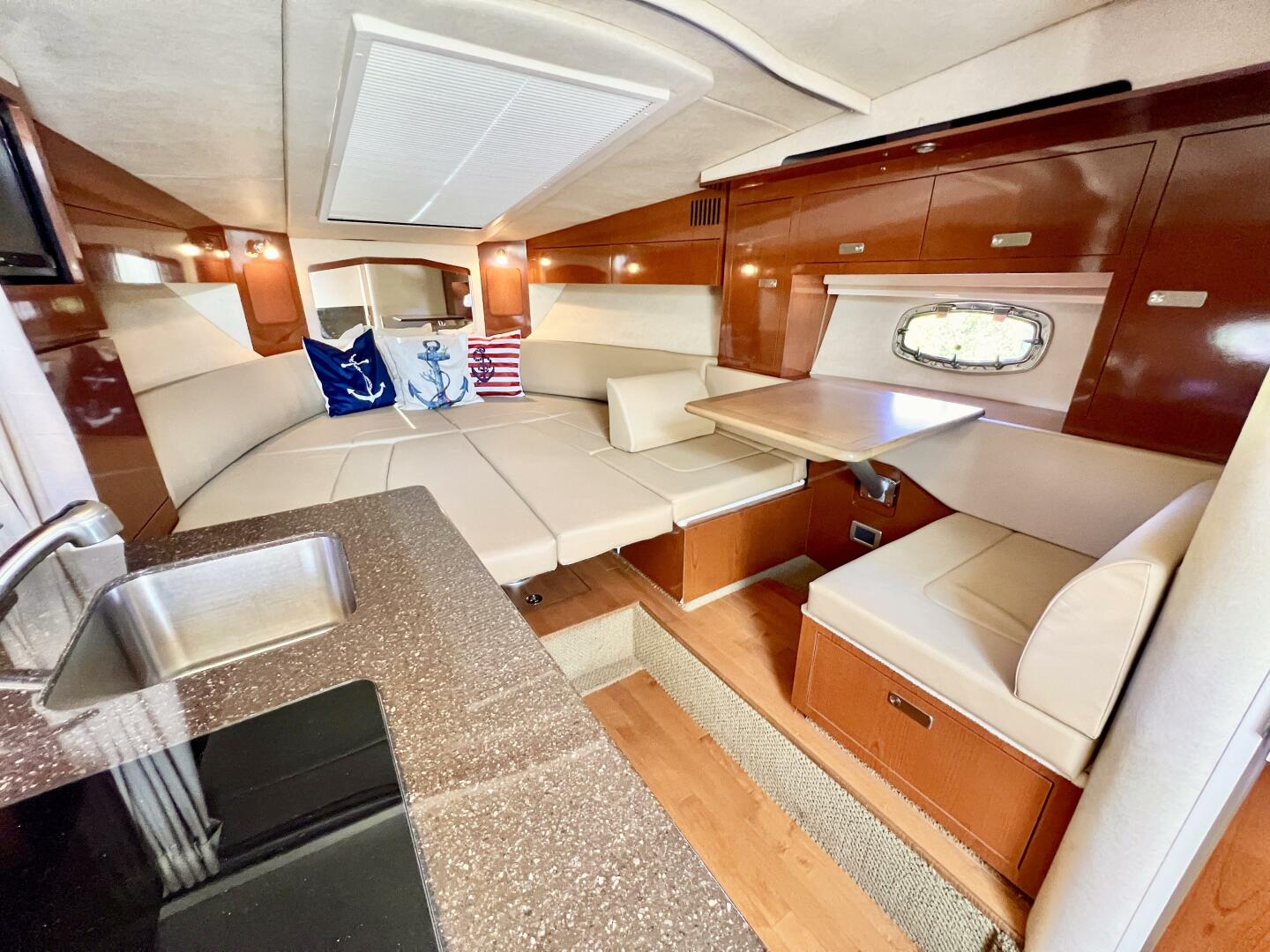 31ft Sea Ray Yacht For Sale