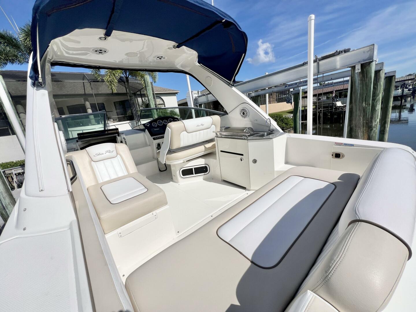 31ft Sea Ray Yacht For Sale