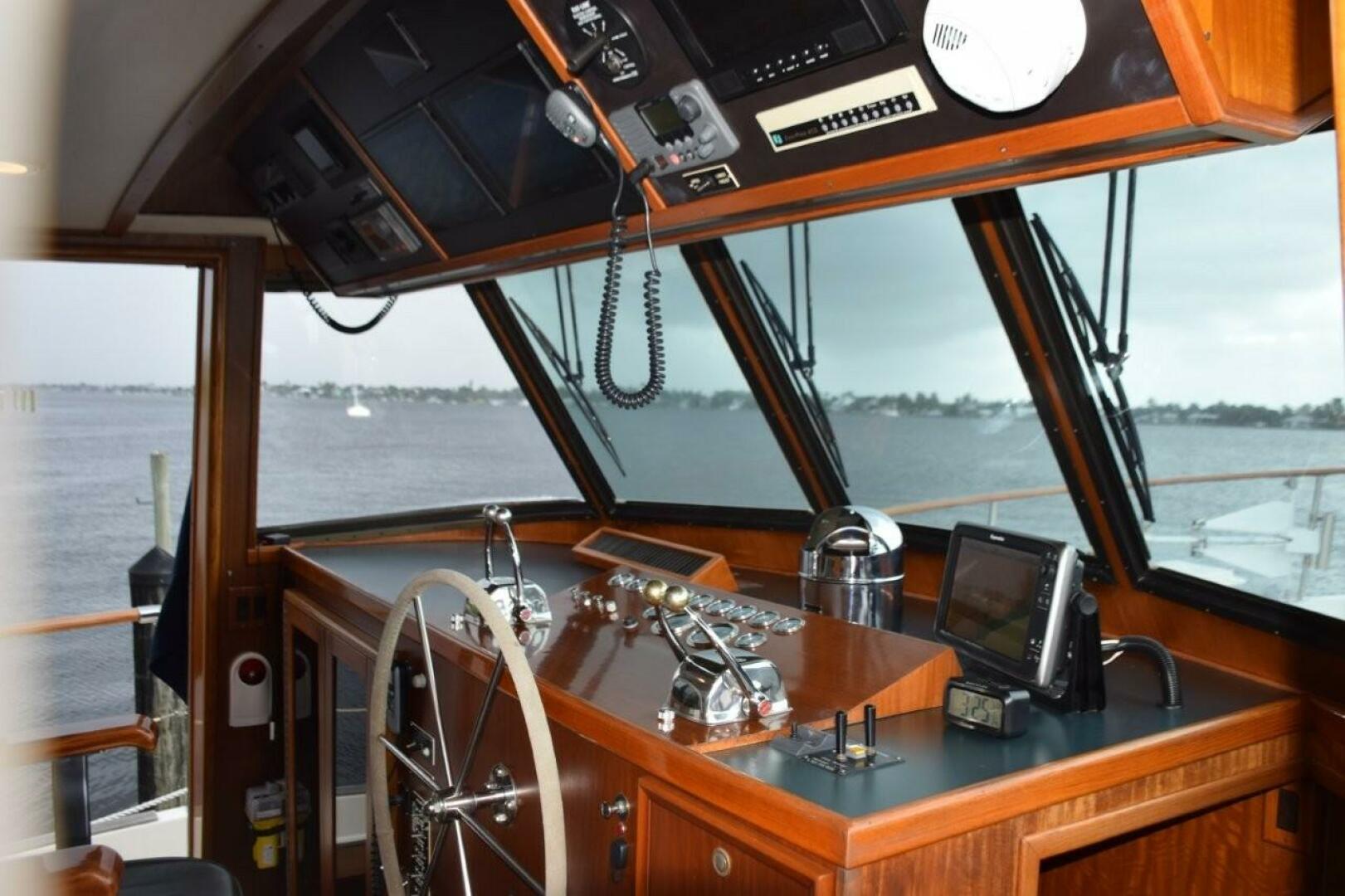 QA3 48ft Hatteras Yacht For Sale