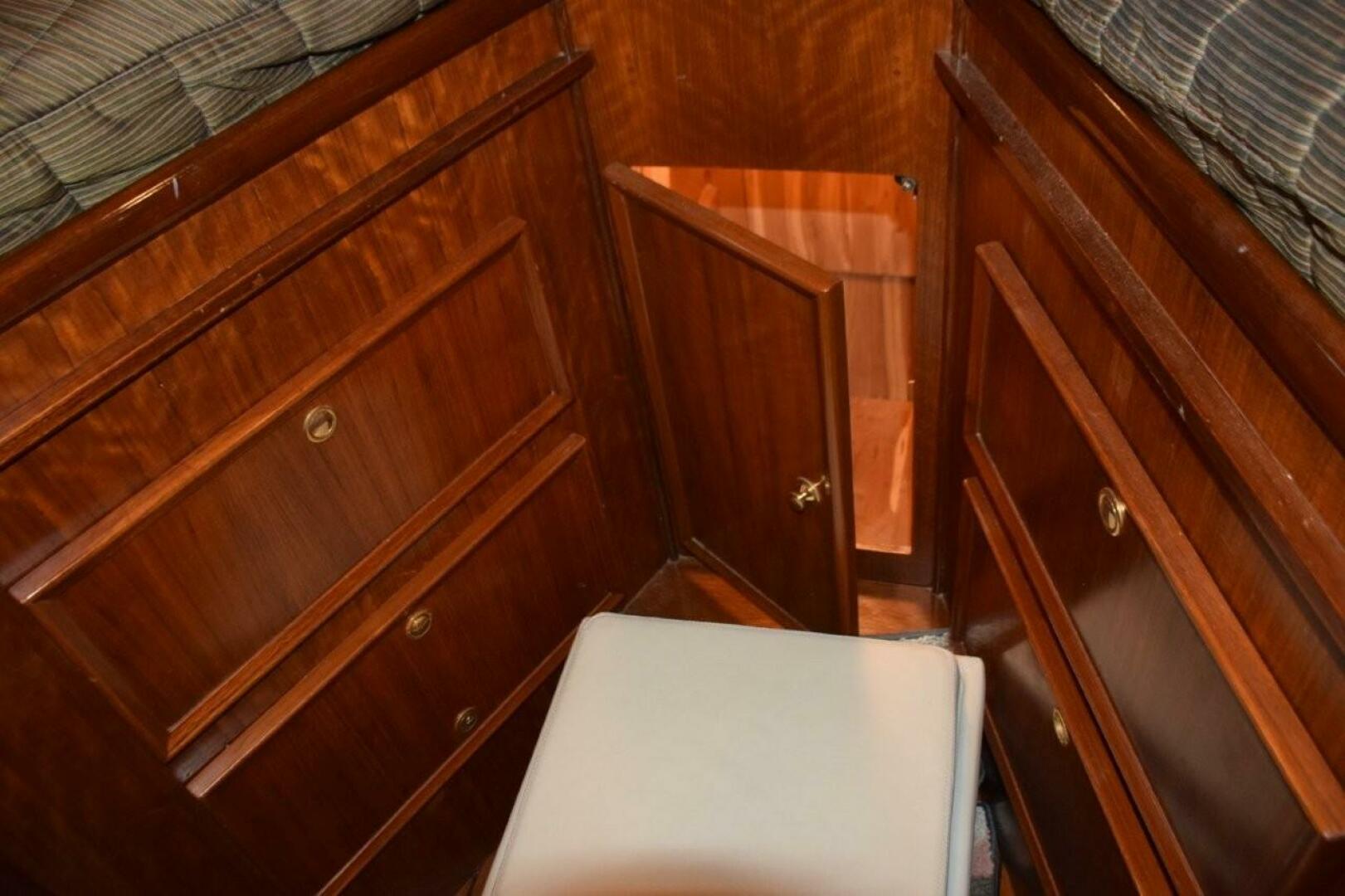 QA3 48ft Hatteras Yacht For Sale