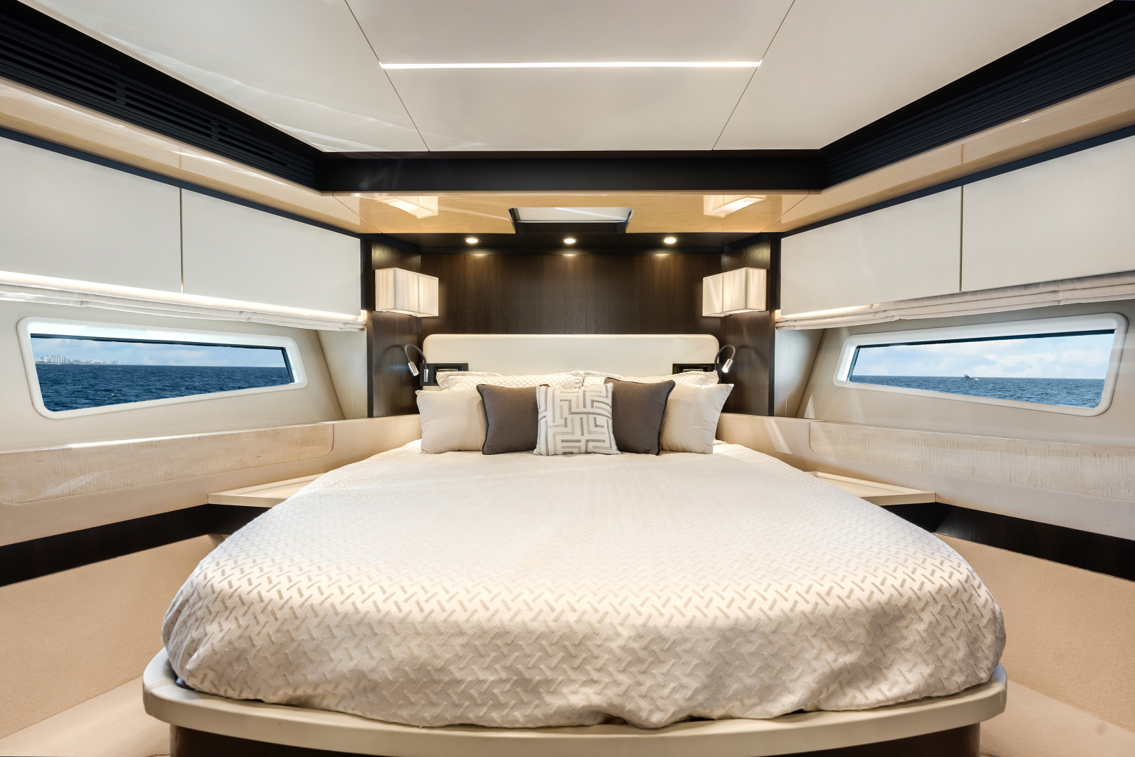 66ft Azimut Yacht For Sale