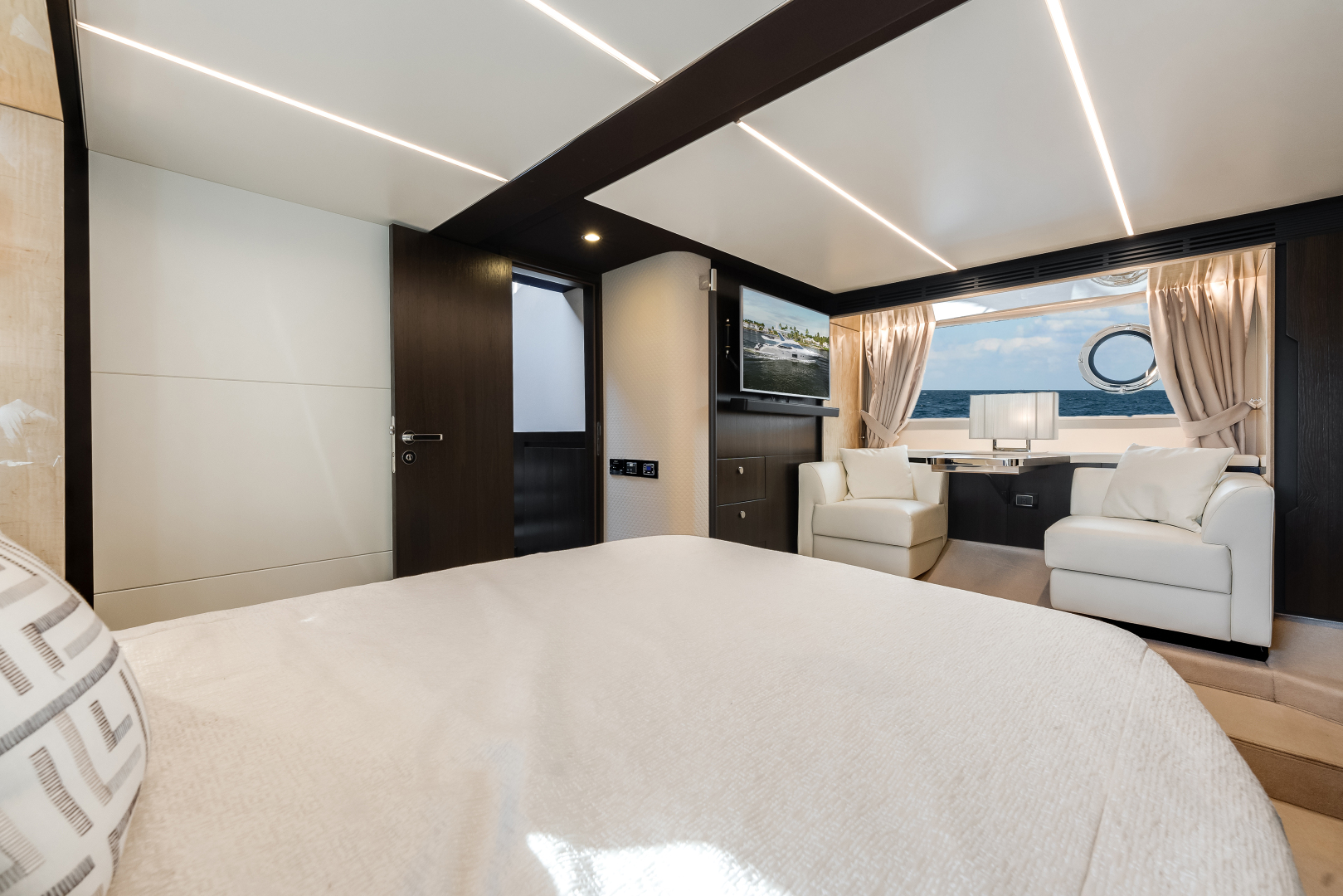 66ft Azimut Yacht For Sale