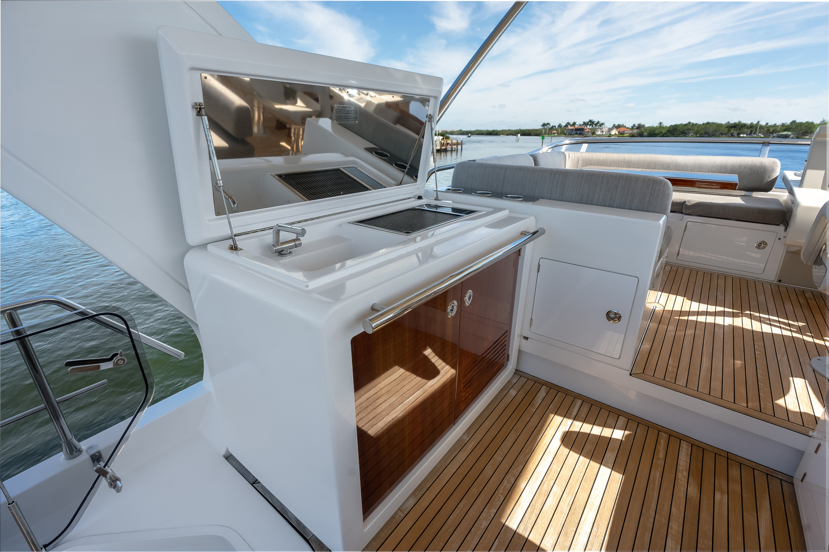 66ft Azimut Yacht For Sale