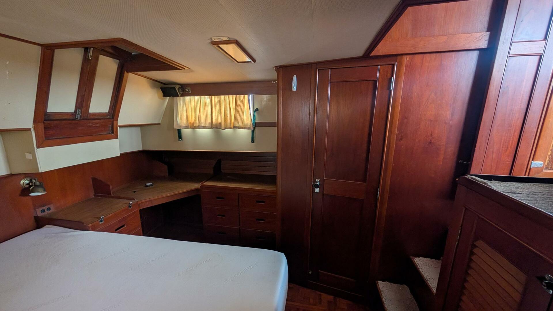 42ft Grand Banks Yacht For Sale