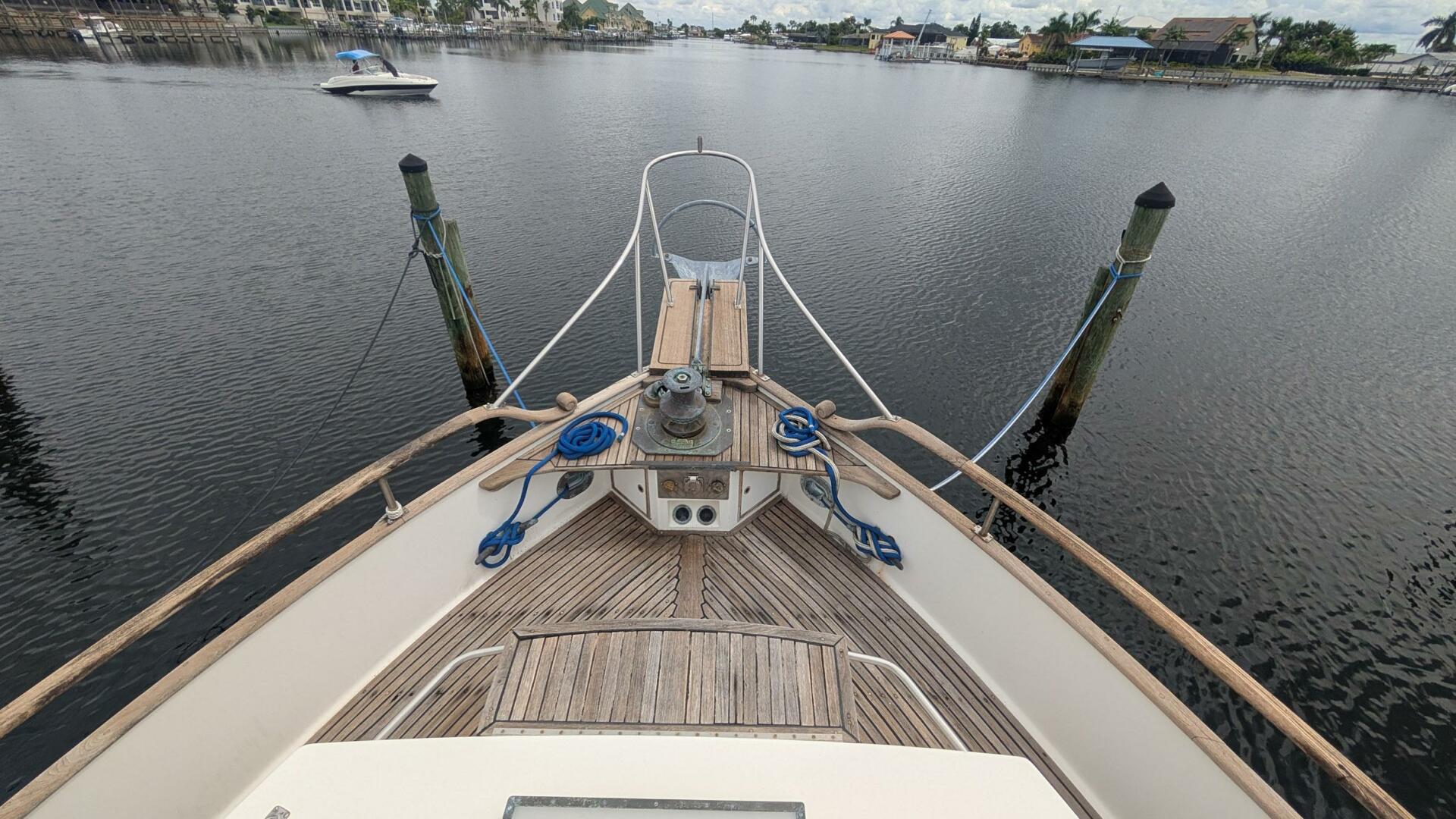 42ft Grand Banks Yacht For Sale