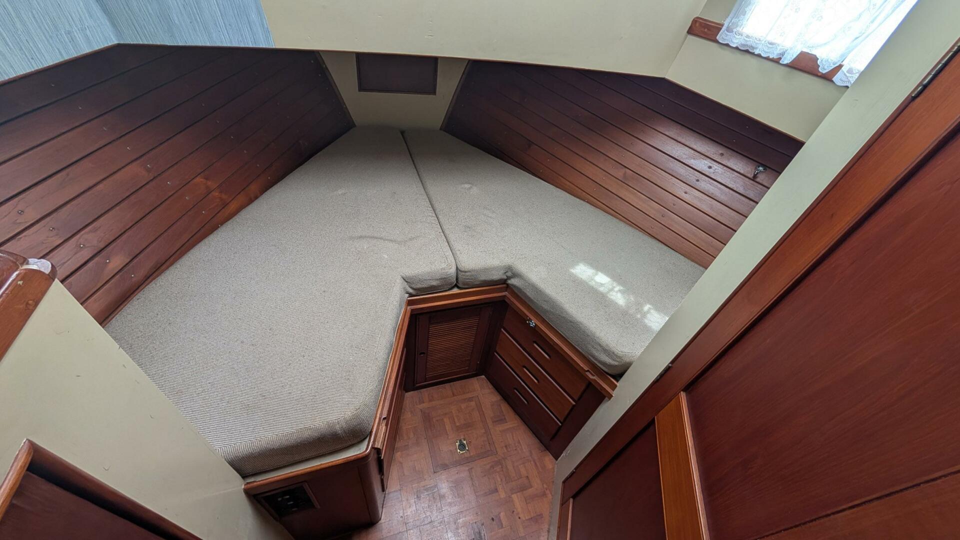 42ft Grand Banks Yacht For Sale