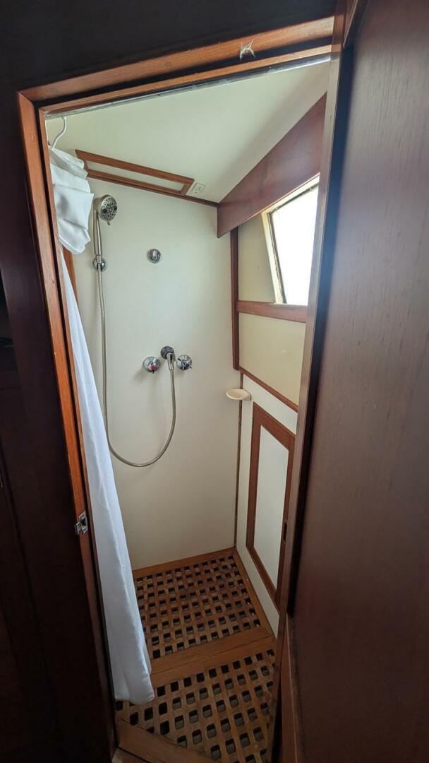 42ft Grand Banks Yacht For Sale