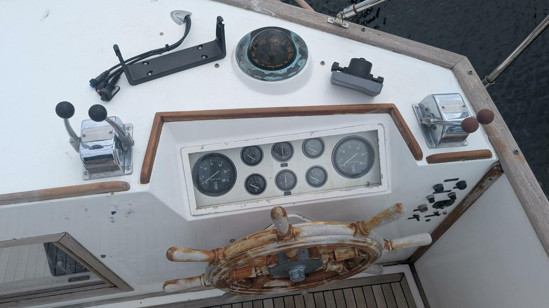 42ft Grand Banks Yacht For Sale