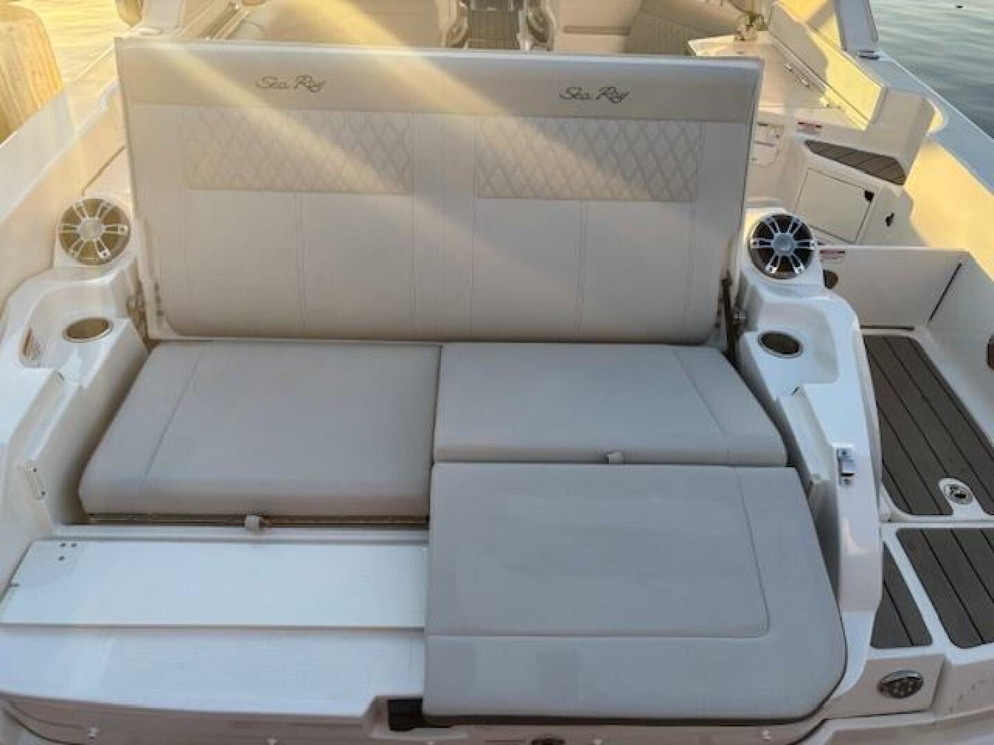35ft Sea Ray Yacht For Sale