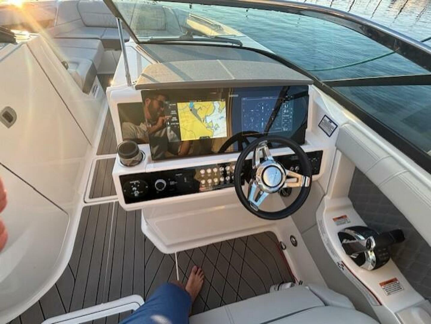 35ft Sea Ray Yacht For Sale