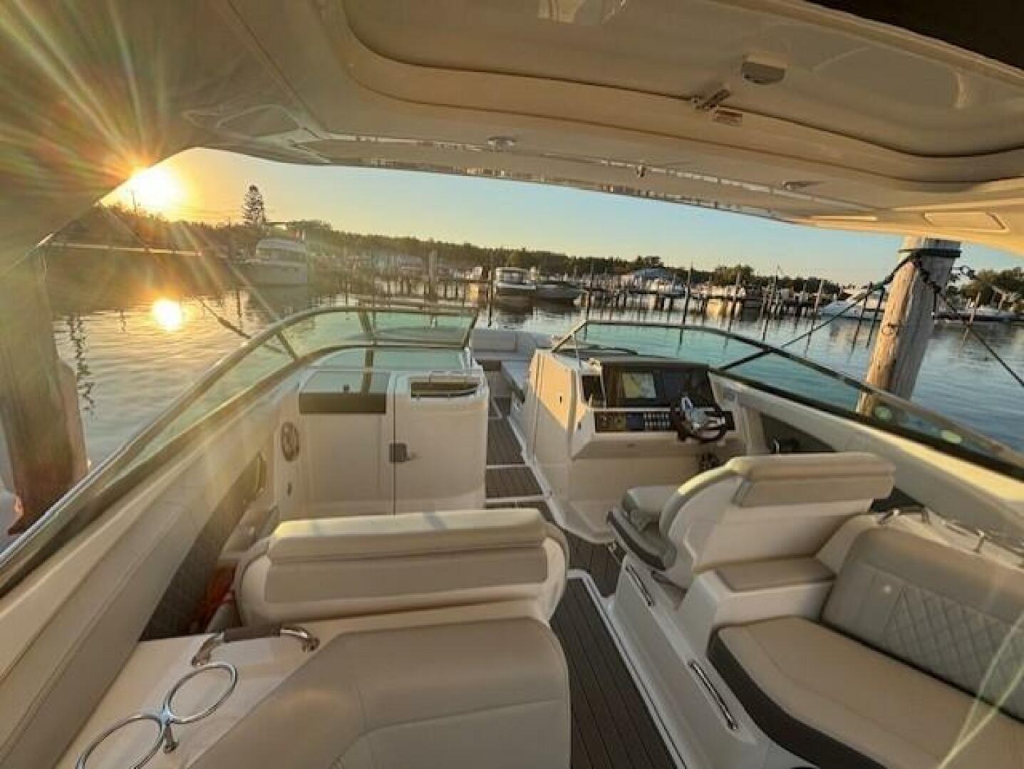 35ft Sea Ray Yacht For Sale