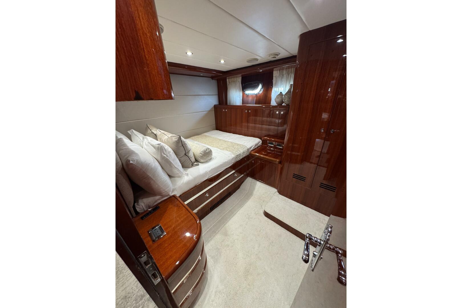 ALENIEL 87ft Johnson Yacht For Sale
