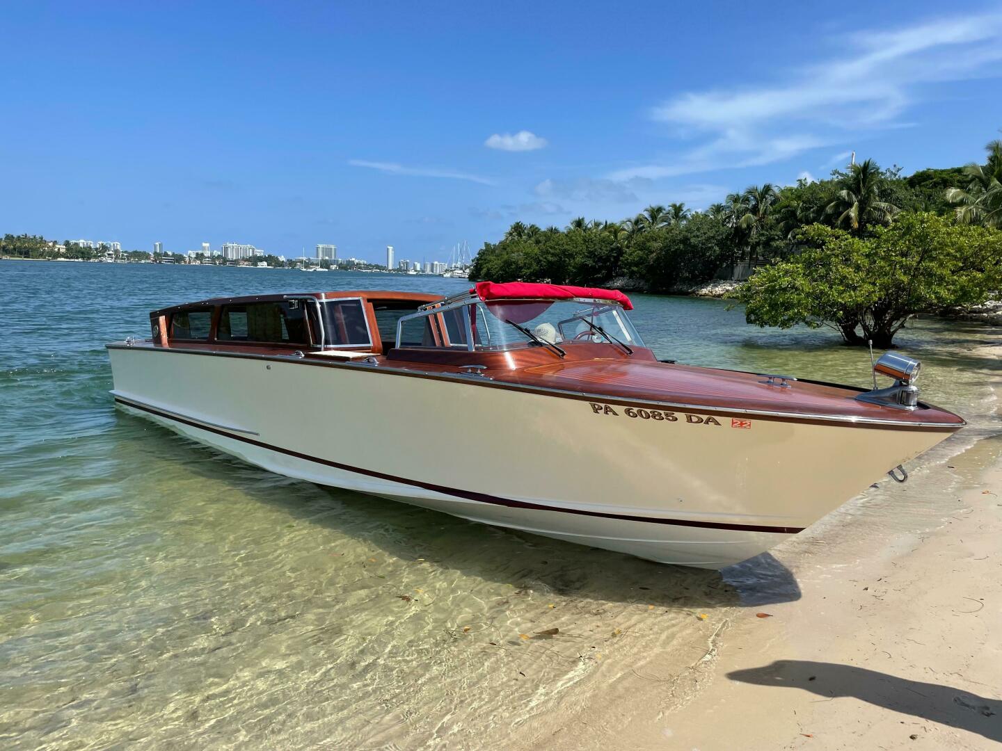 VENICE IN MIAMI 30ft Cantiere Serenella Yacht For Sale