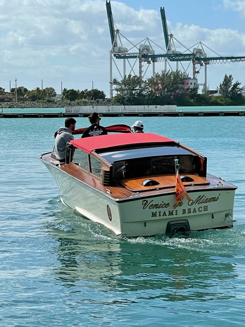 VENICE IN MIAMI 30ft Cantiere Serenella Yacht For Sale